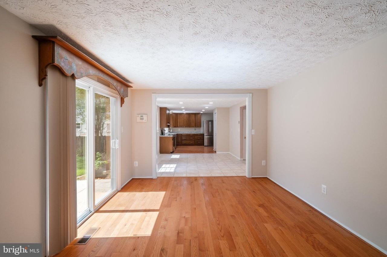 1103 Burwick Dr - Photo 7 of 43