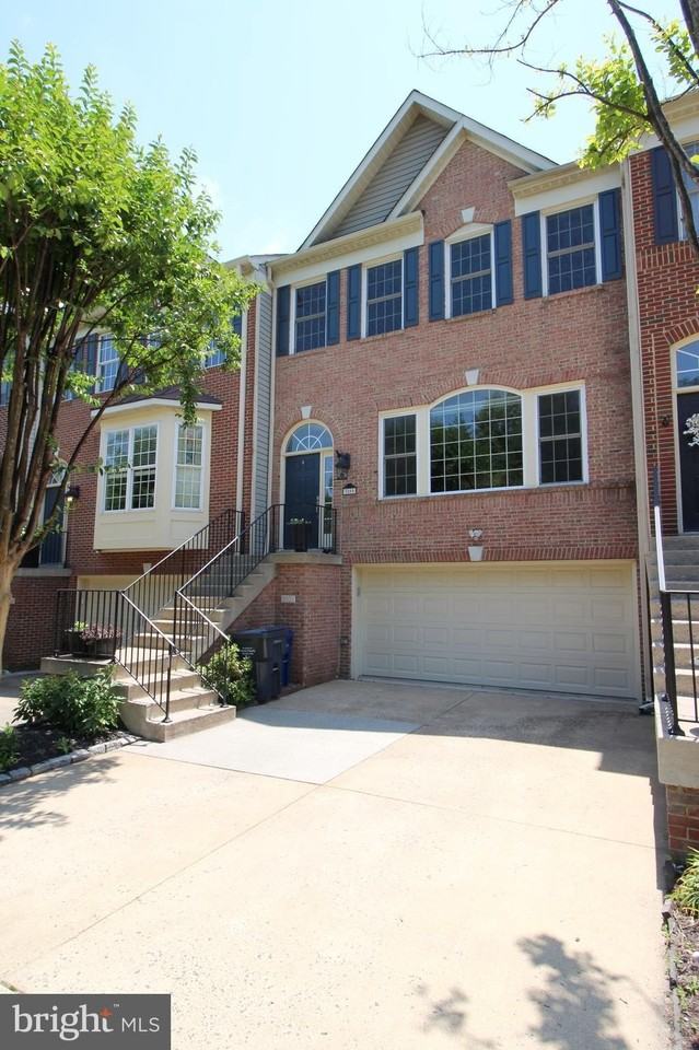 3800 Elmwood Towne Way - Photo 2 of 32