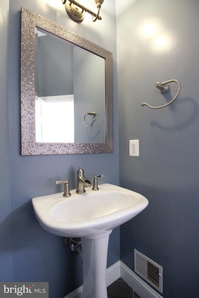 3800 Elmwood Towne Way - Photo 4 of 32