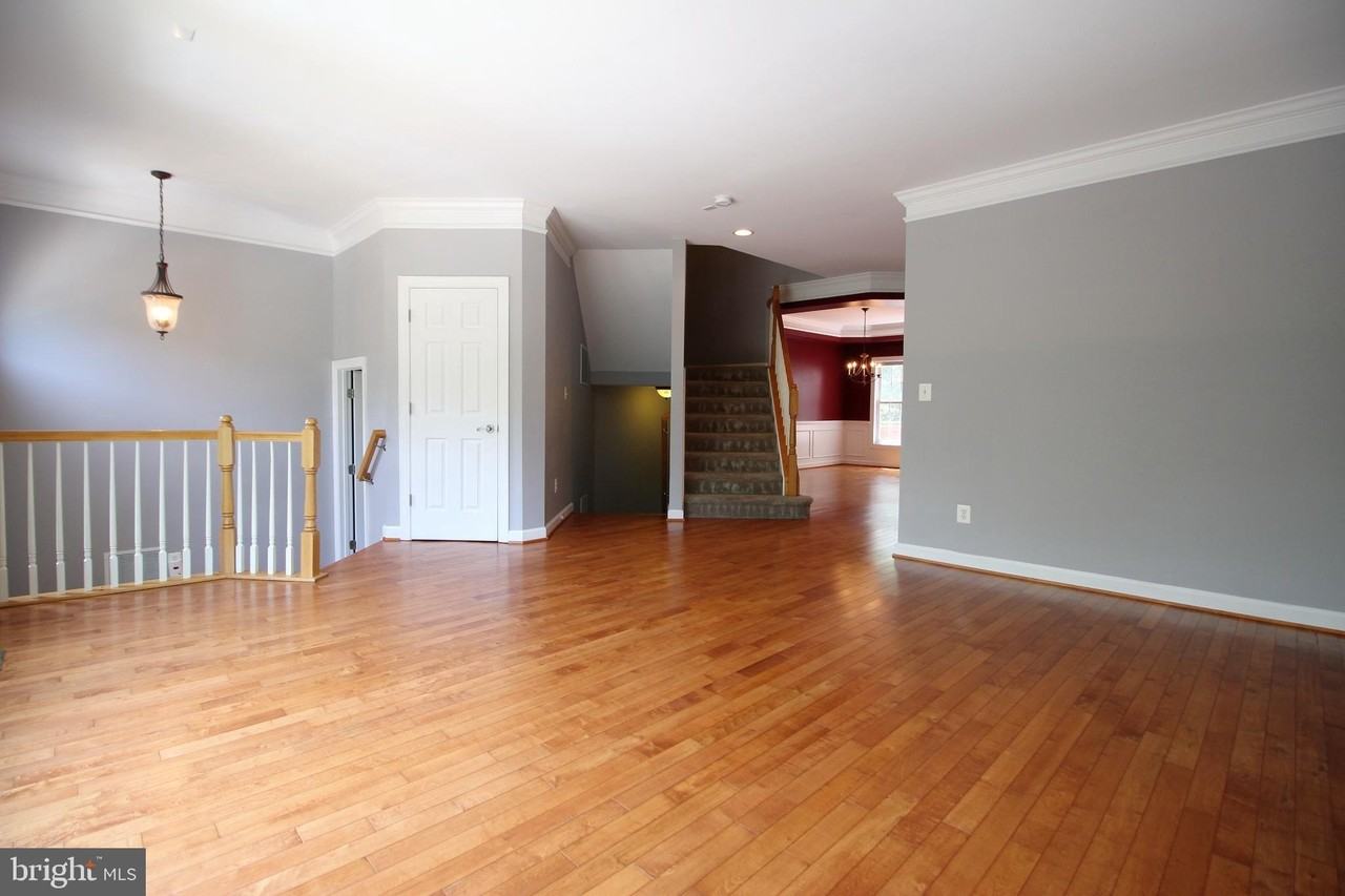 3800 Elmwood Towne Way - Photo 6 of 32