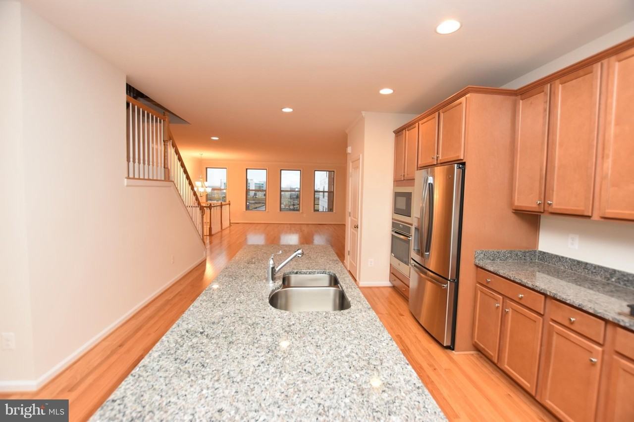 42452 Dogwood Glen Sq - Photo 3 of 25