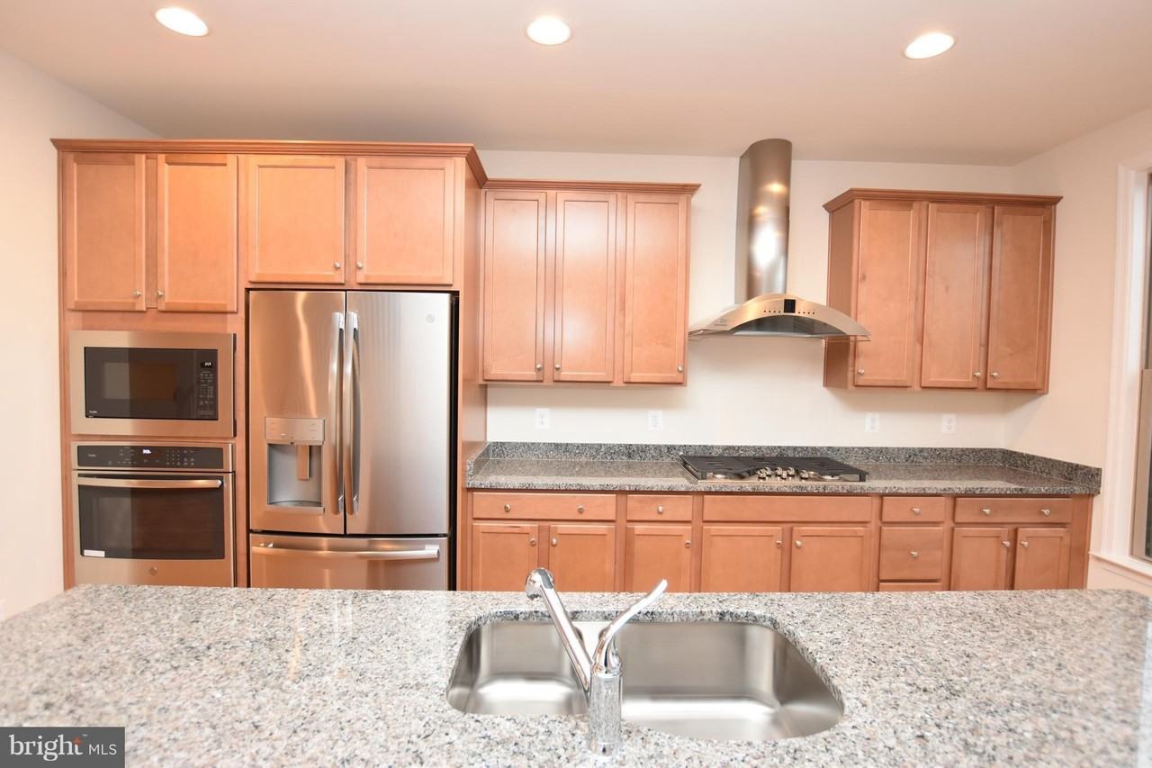 42452 Dogwood Glen Sq - Photo 5 of 25