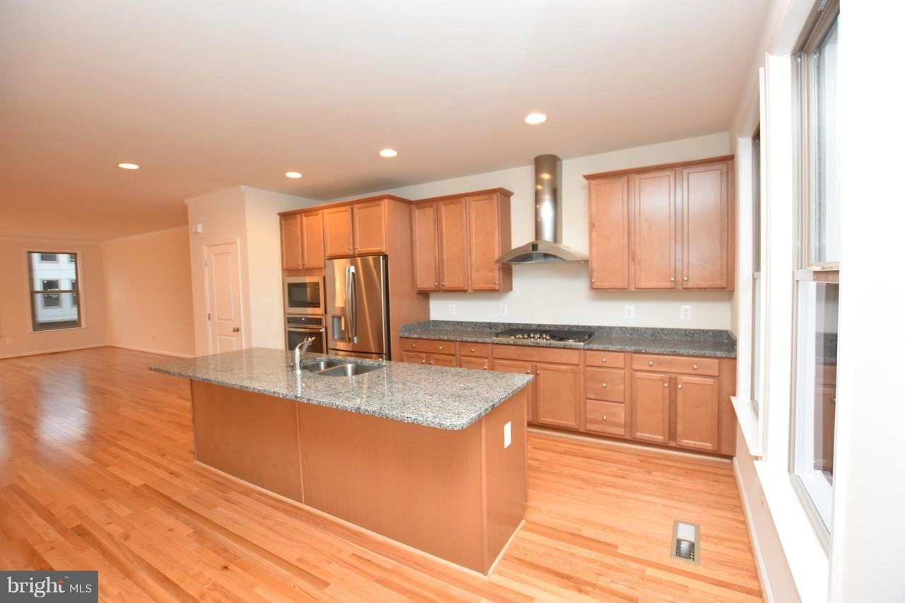 42452 Dogwood Glen Sq - Photo 7 of 25