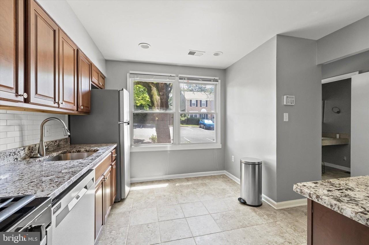 2022 Mayflower Dr - Photo 4 of 42