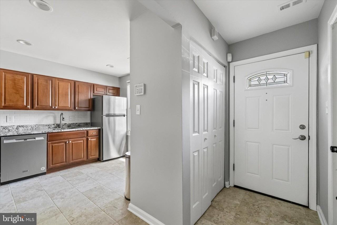 2022 Mayflower Dr - Photo 6 of 42