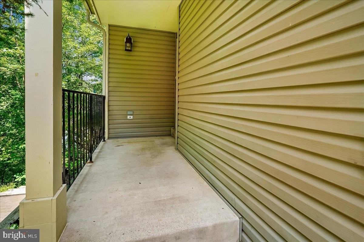 15748 Widewater Dr - Photo 4 of 30