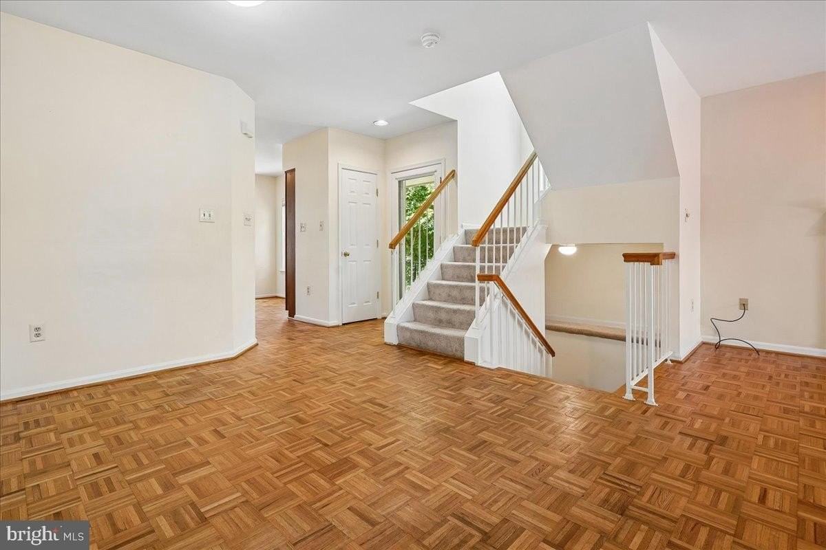 15748 Widewater Dr - Photo 7 of 30