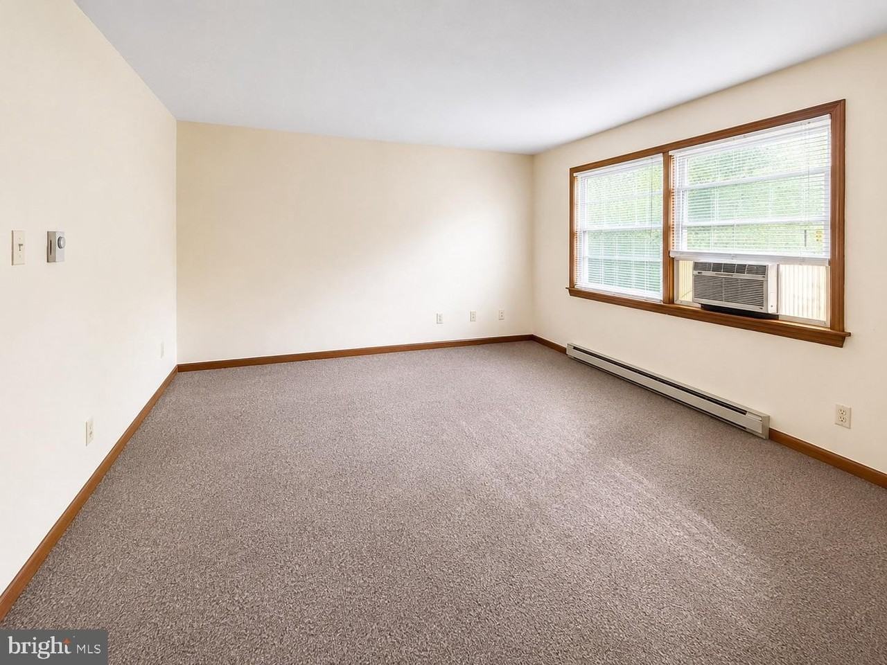403 Market Ave - Photo 3 of 6