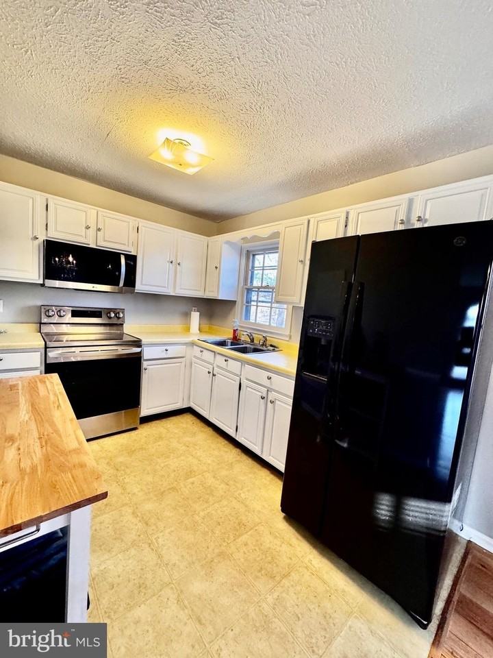 1112 Opequon Ave - Photo 3 of 9