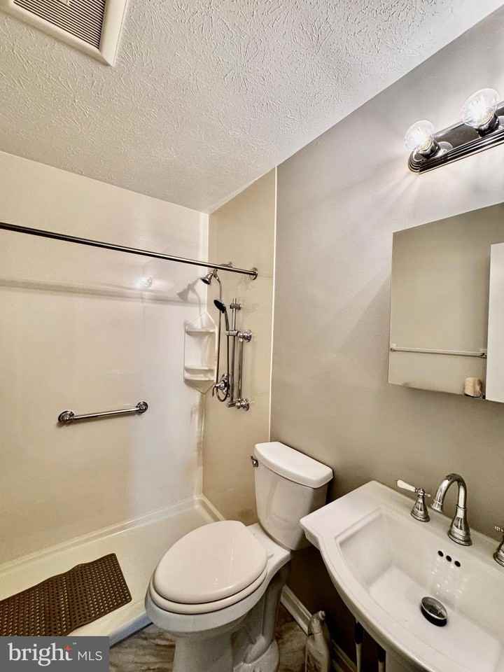 1112 Opequon Ave - Photo 6 of 9
