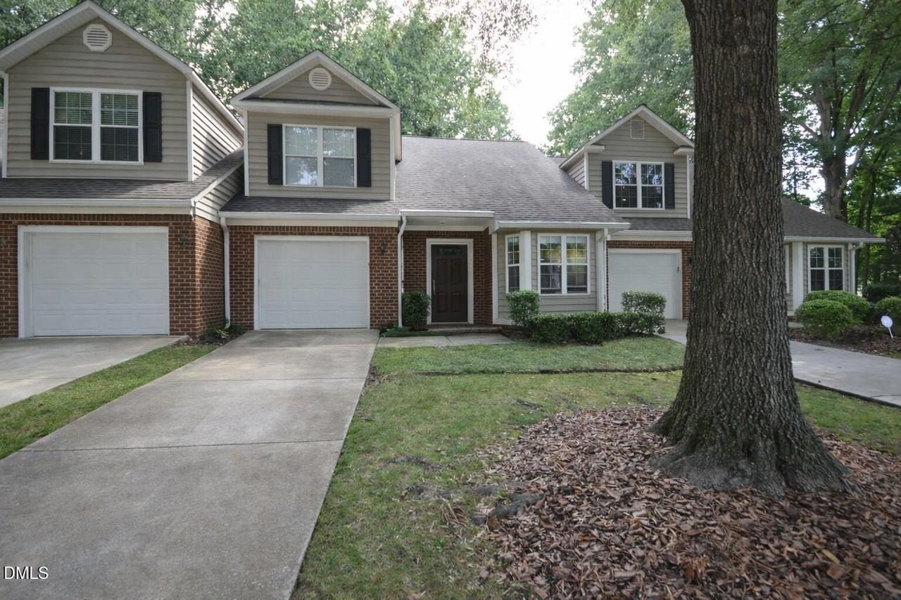 3319 Philmont Dr - Photo 2 of 23