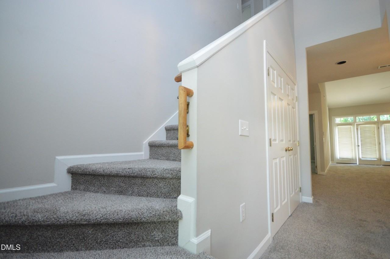 3319 Philmont Dr - Photo 3 of 23