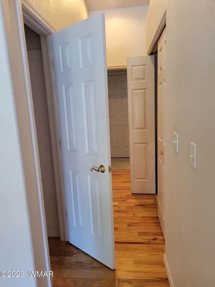 1707 E Woodchuck Ln - Photo 7 of 26