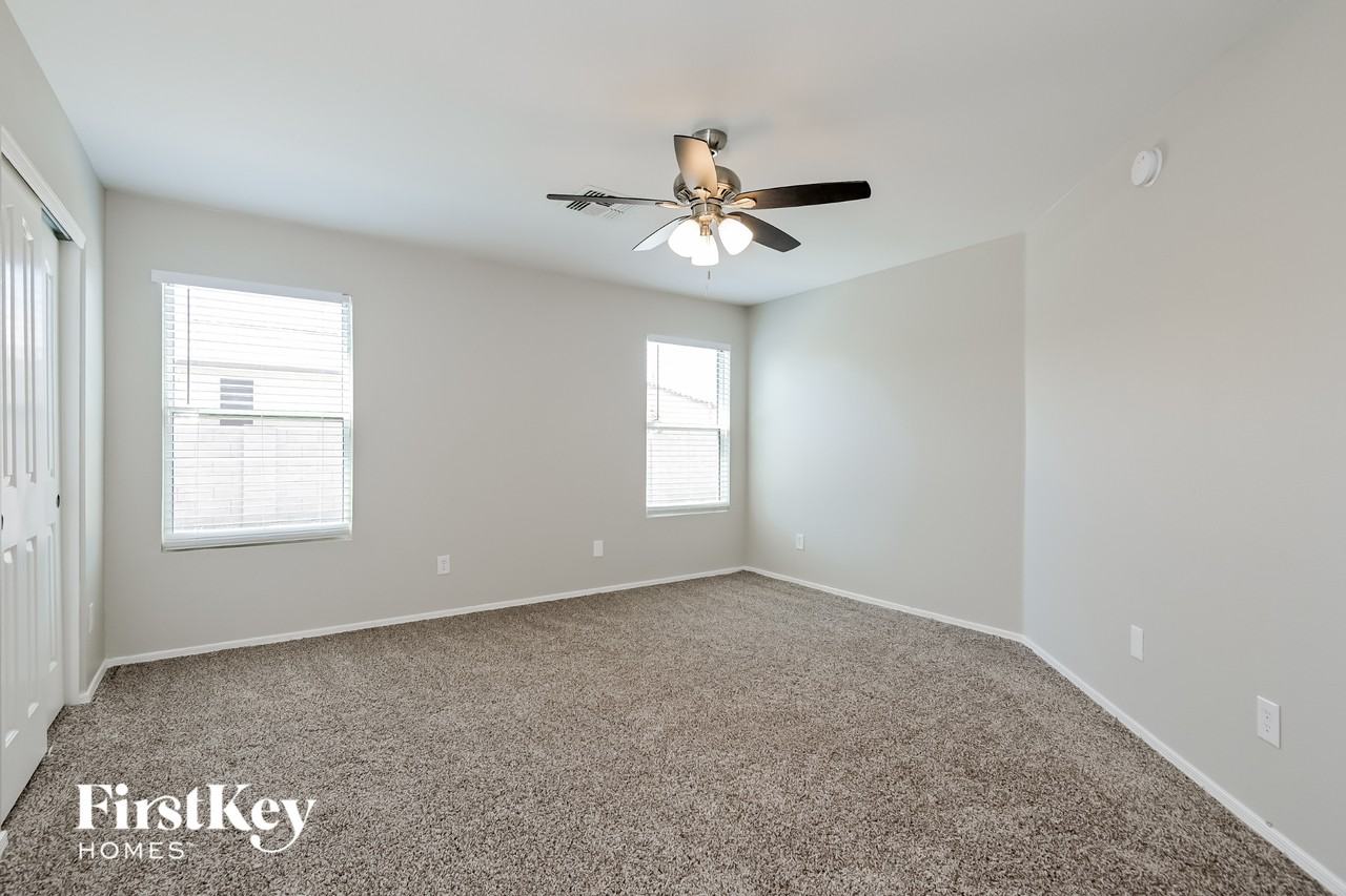 5747 W King Snake Dr - Photo 7 of 15