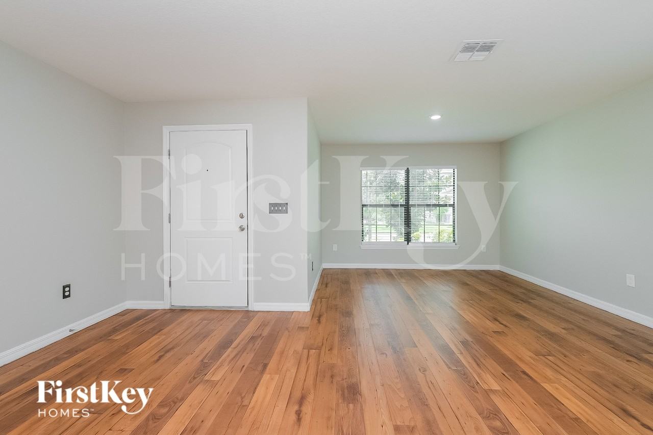 11867 Thicket Wood Dr - Photo 5 of 18