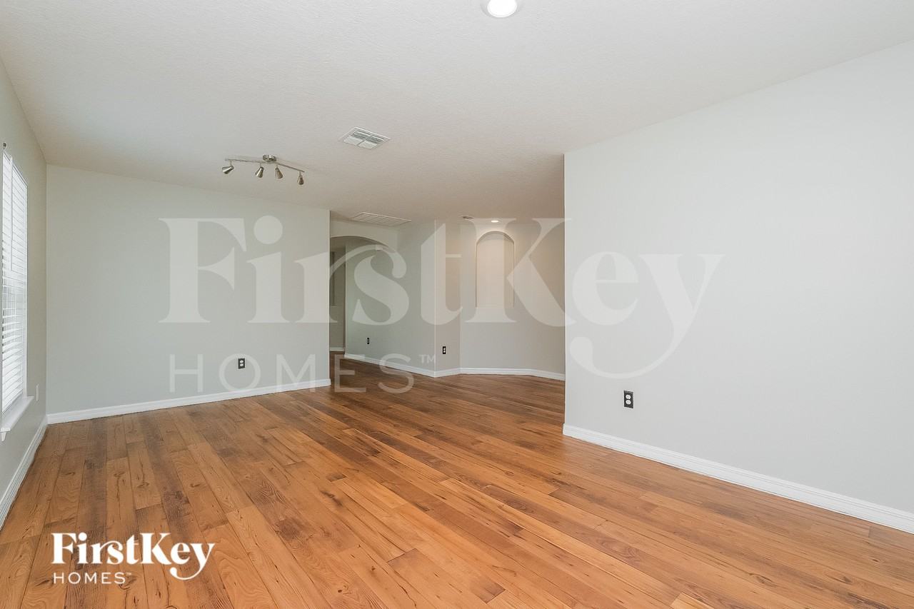 11867 Thicket Wood Dr - Photo 6 of 18