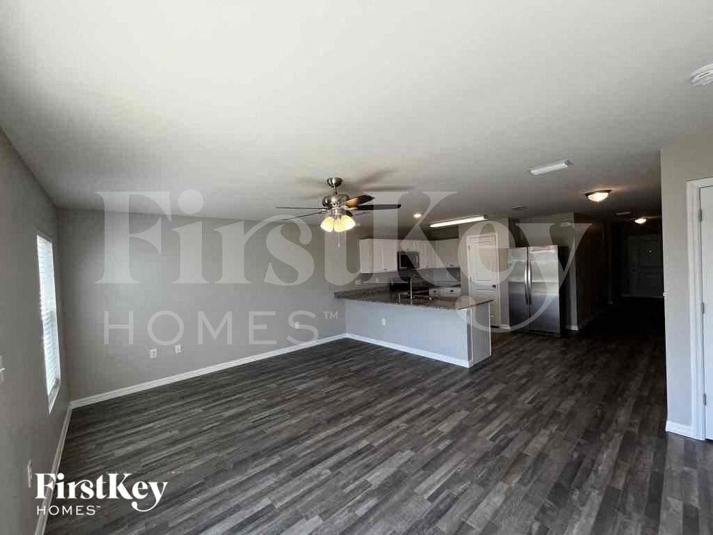 1005 Nw 13th Ave - Photo 3 of 28