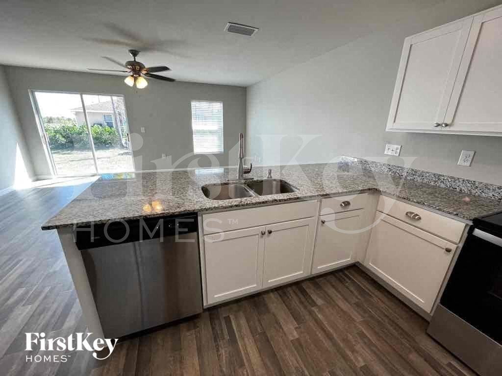 1005 Nw 13th Ave - Photo 6 of 28