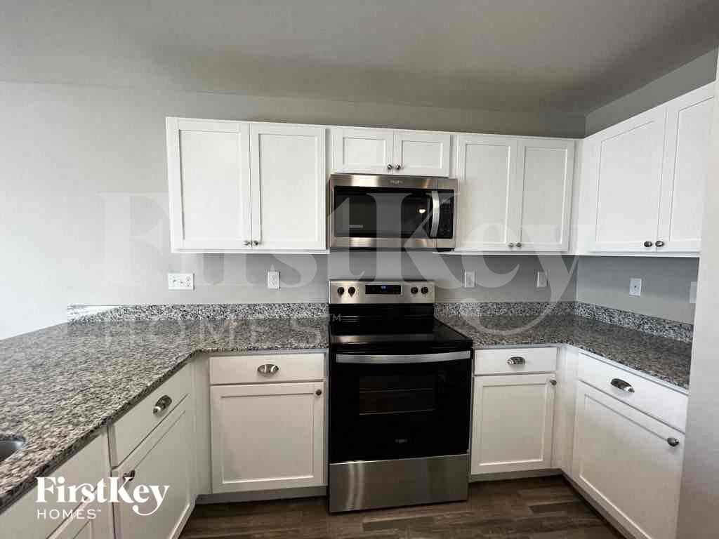 1005 Nw 13th Ave - Photo 7 of 28