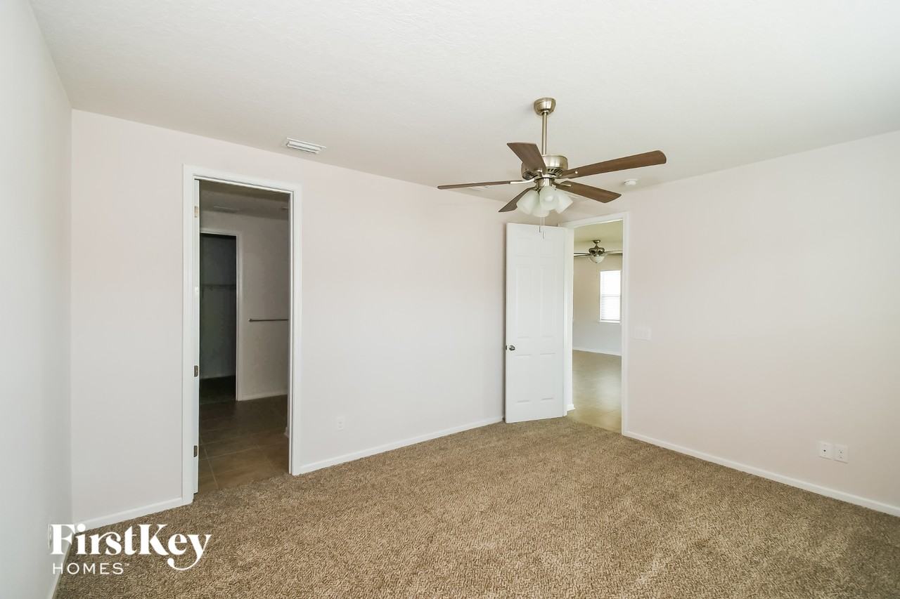 95509 Hanover Ct - Photo 4 of 15