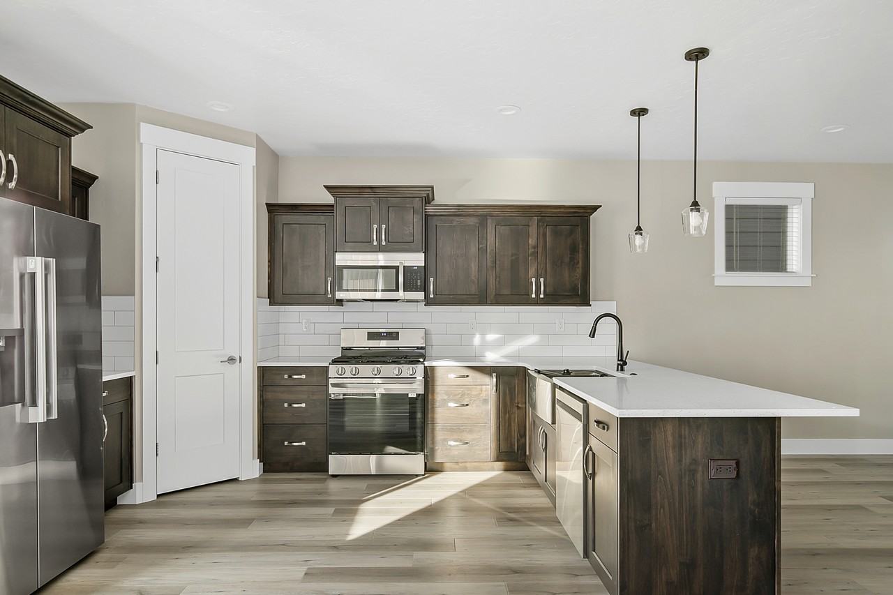 1446 E Star Dr #1 - Photo 3 of 18