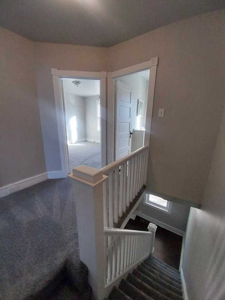 514 W 30th St - Photo 6 of 10