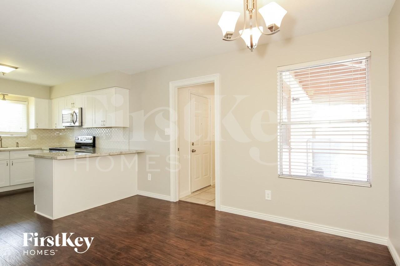 18630 N 17th Ave - Photo 5 of 15