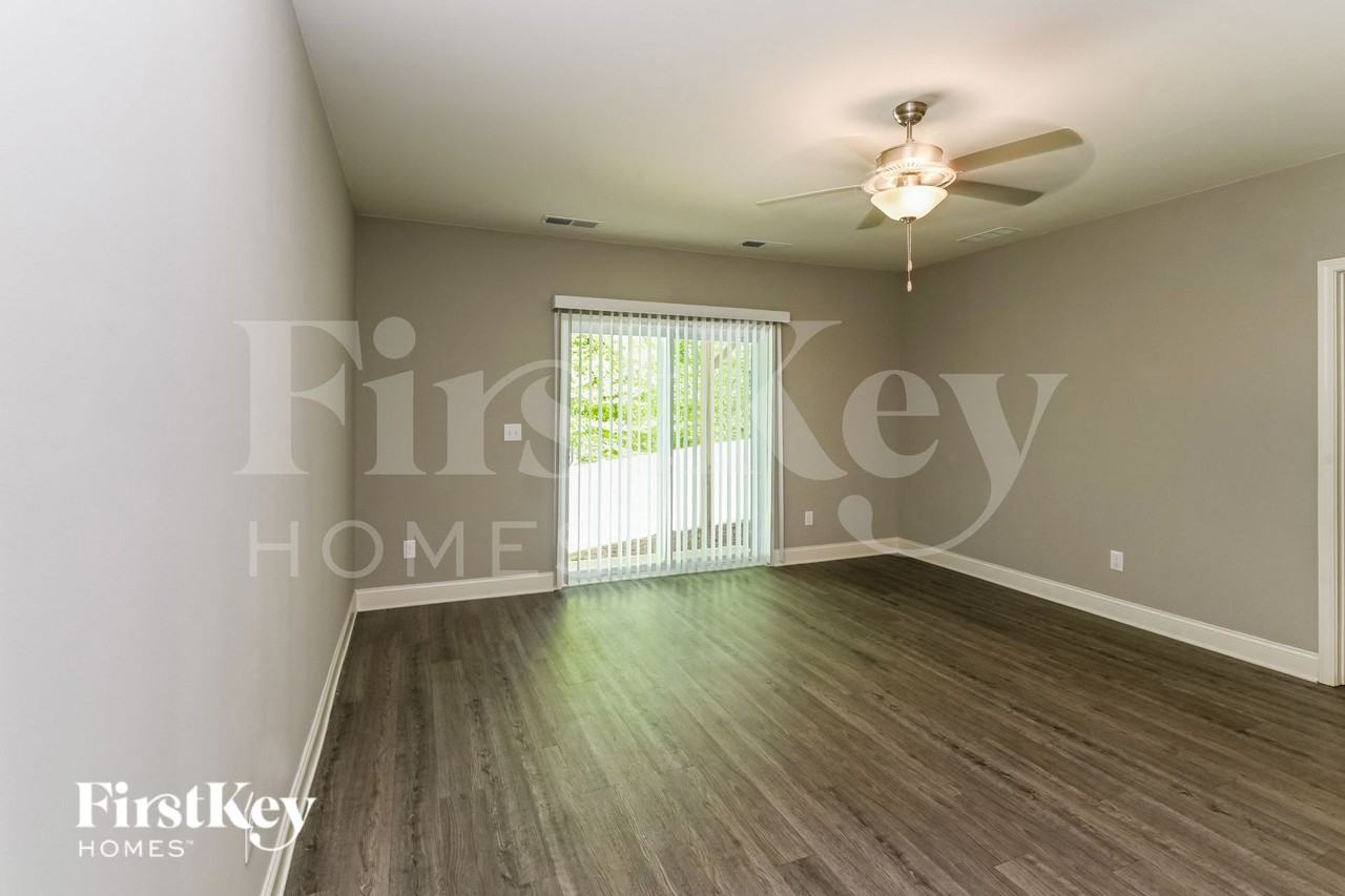 9553 Blue Knoll Ct - Photo 4 of 15