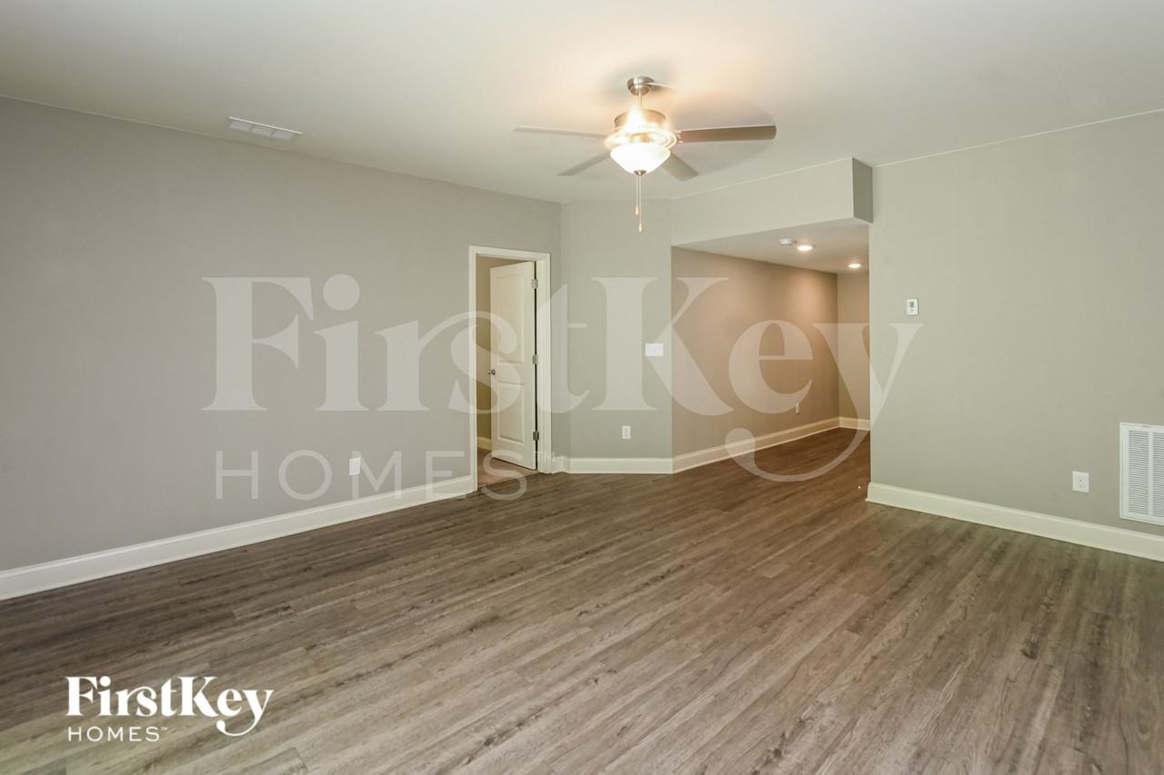 9553 Blue Knoll Ct - Photo 5 of 15