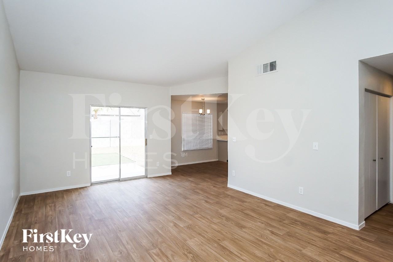 4600 W La Madre Way - Photo 2 of 15