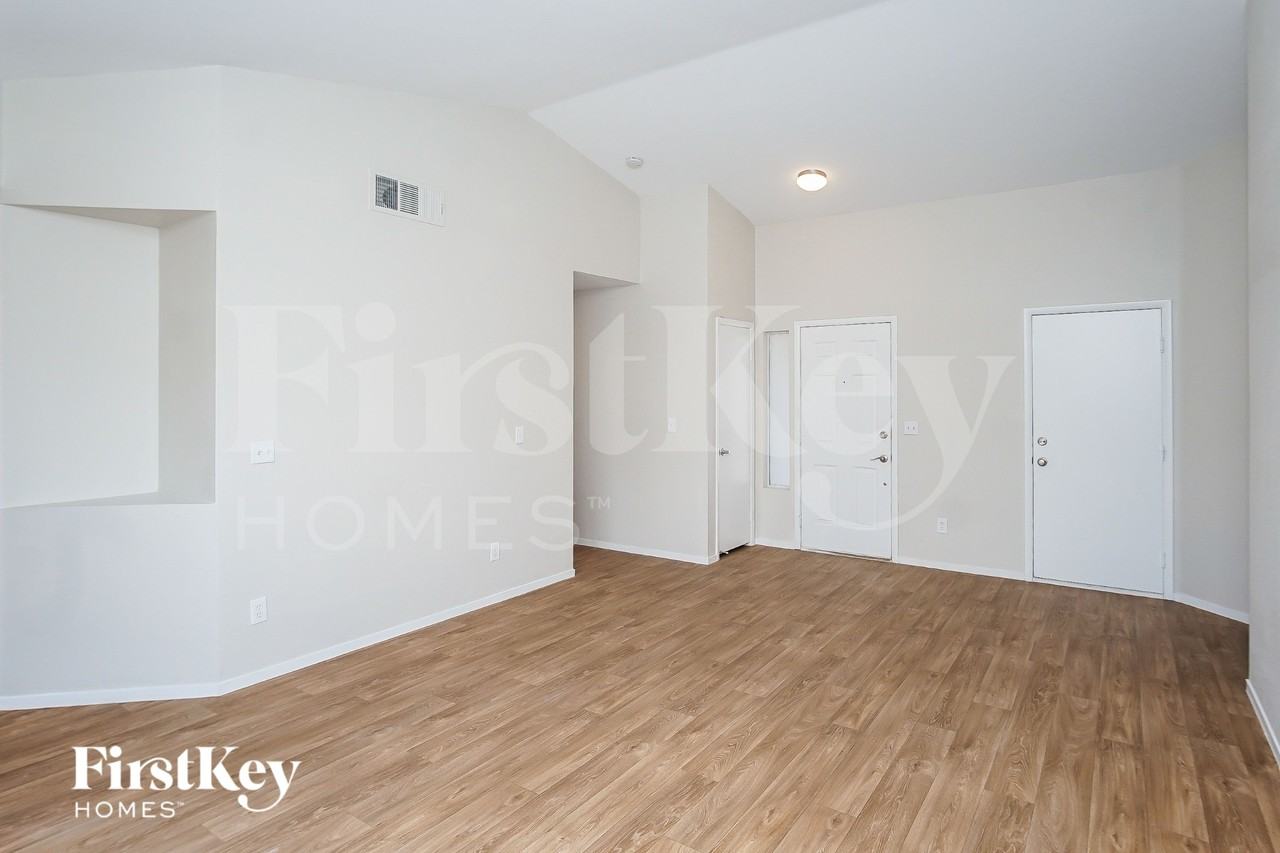 4600 W La Madre Way - Photo 3 of 15