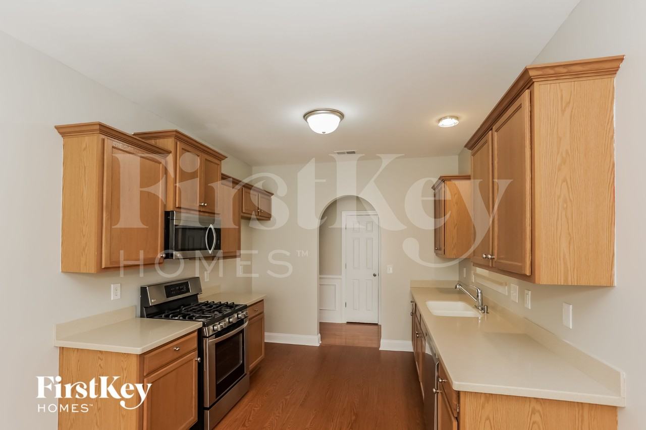 5680 Grande River Rd - Photo 5 of 15
