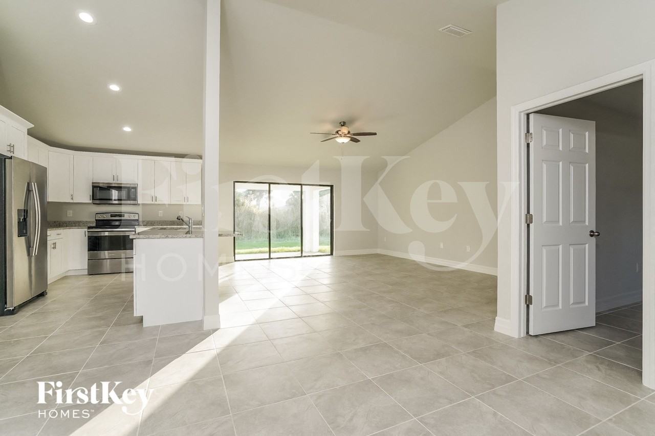 604 Henry Ave - Photo 3 of 15