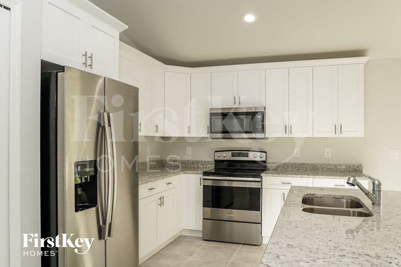 604 Henry Ave - Photo 6 of 15