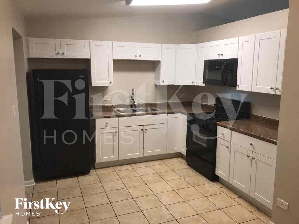 931 Central Ave - Photo 3 of 15