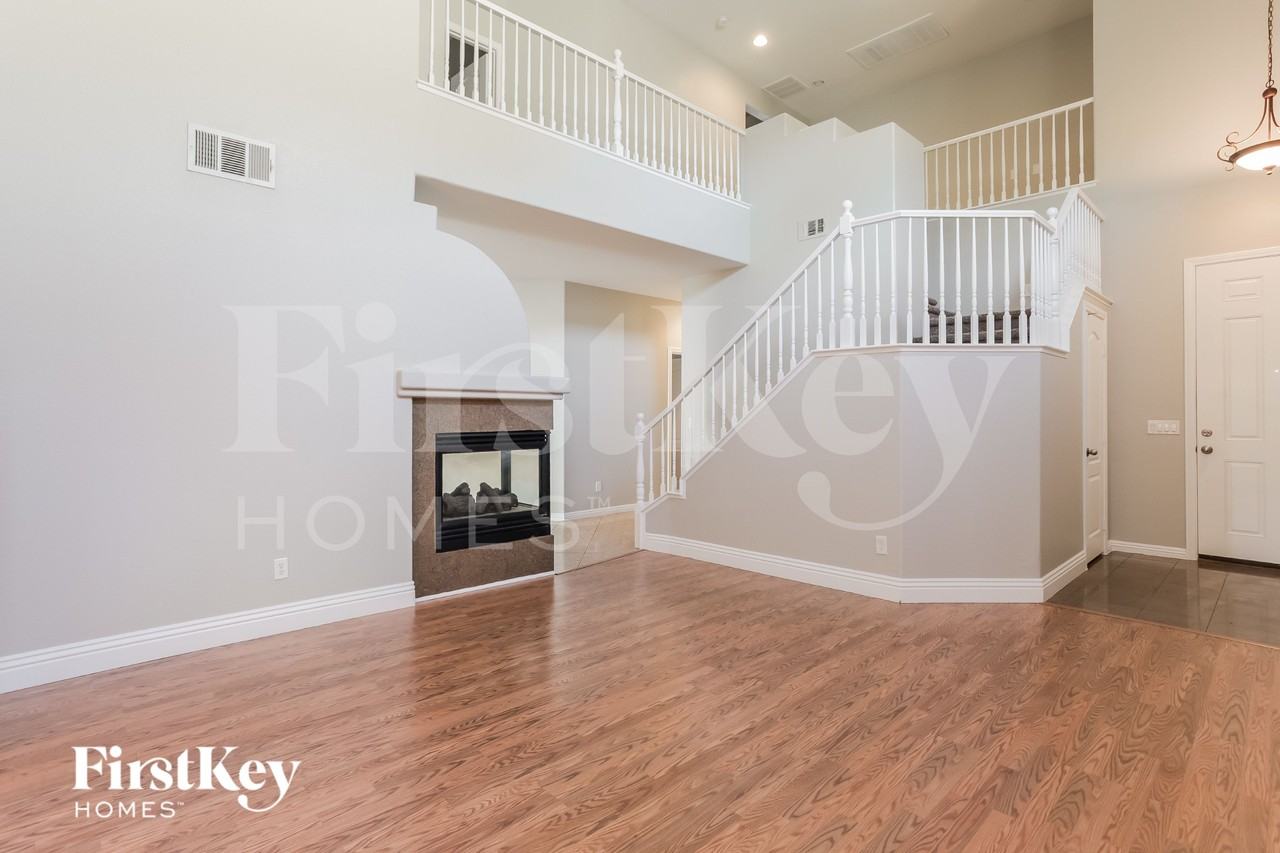 9100 Little Horse Ave - Photo 3 of 15