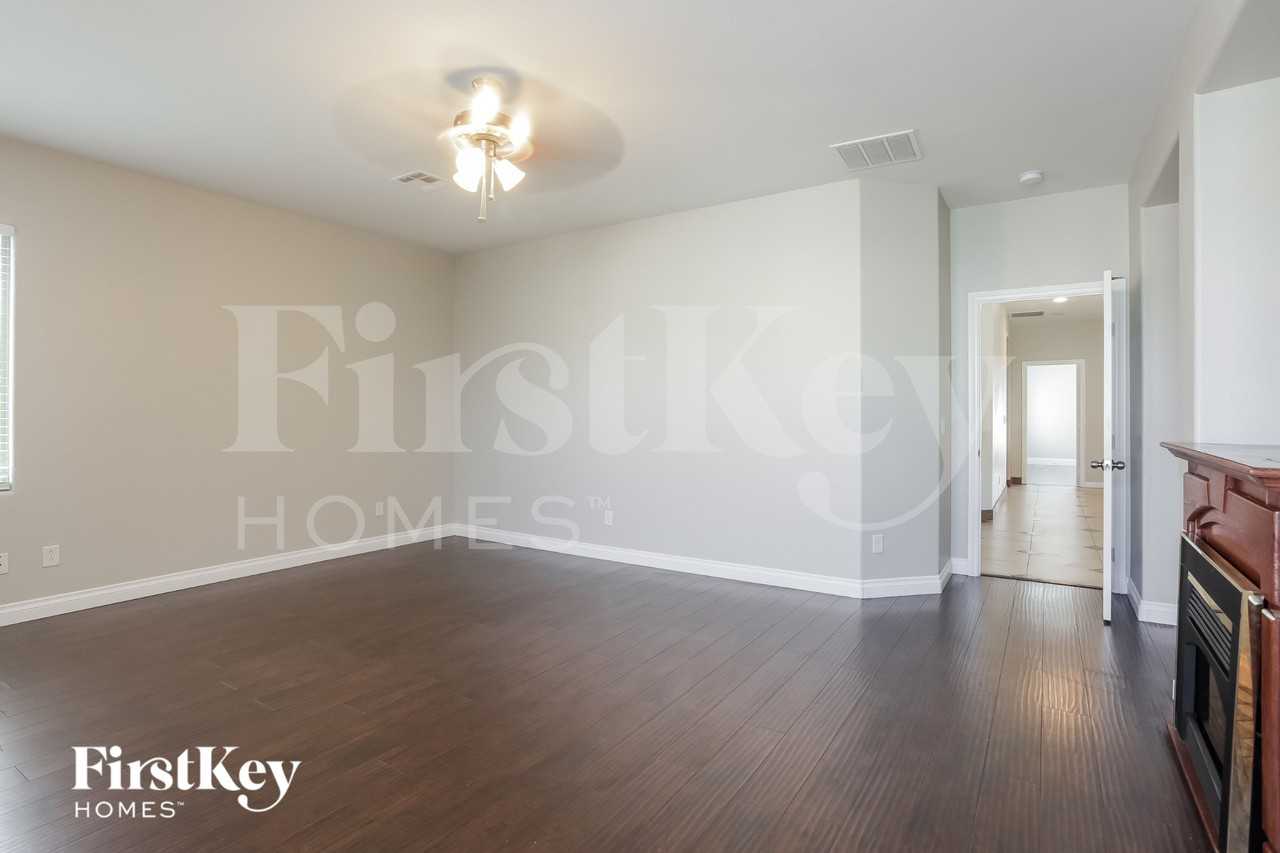 9100 Little Horse Ave - Photo 5 of 15