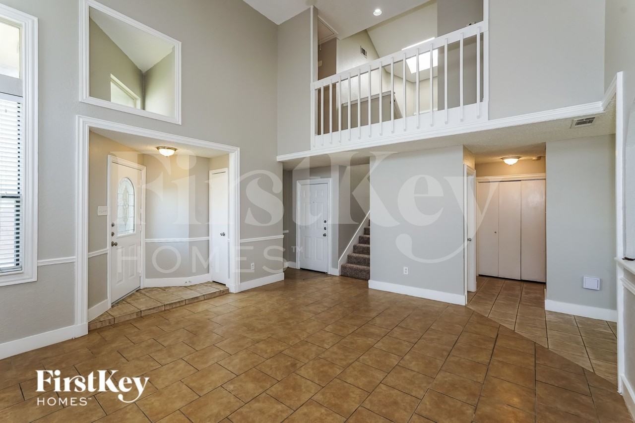 5334 Riverport Dr - Photo 5 of 19