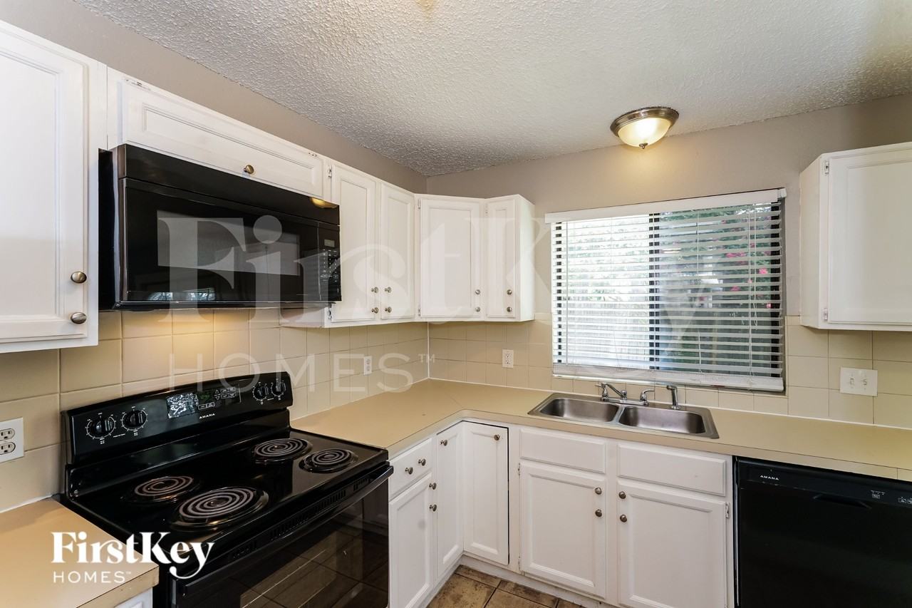 5334 Riverport Dr - Photo 7 of 19