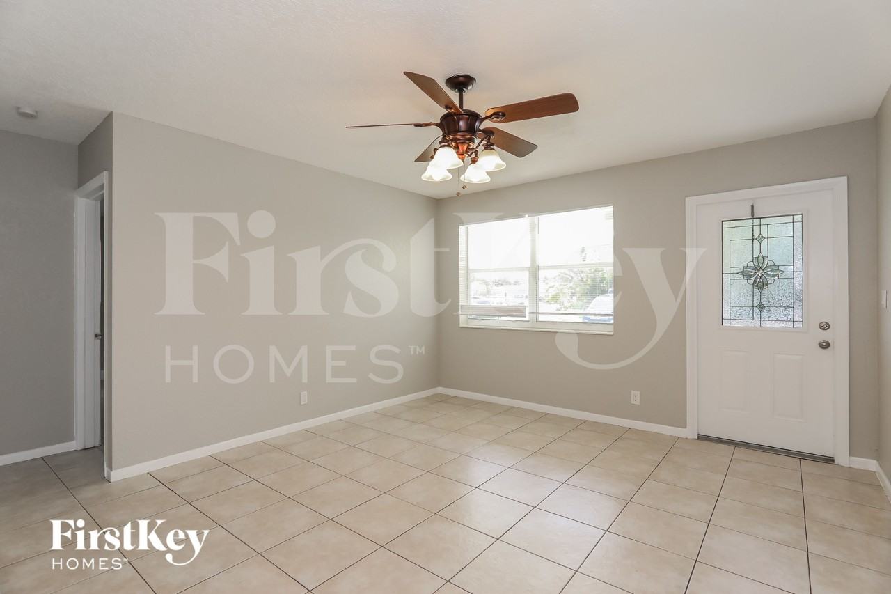 4900 Nwave - Photo 2 of 17