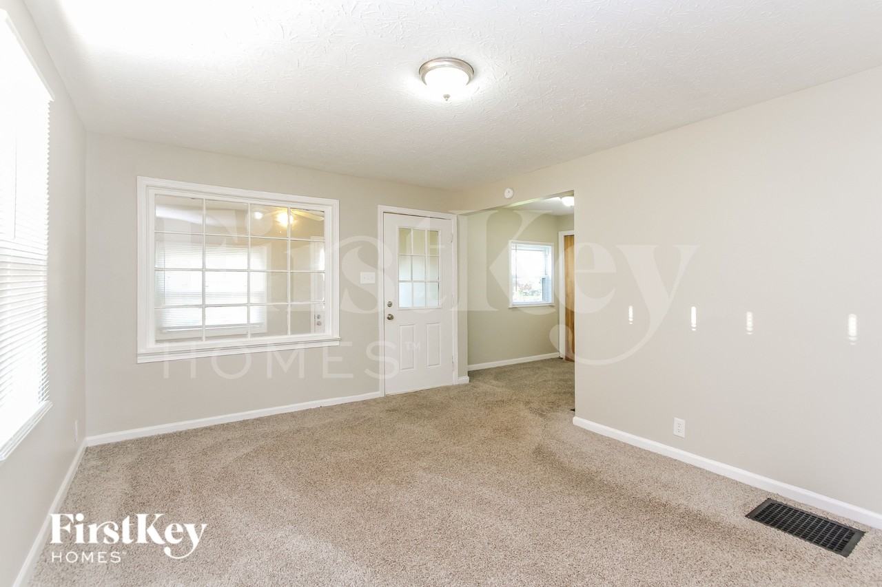 2337 Calhoun St - Photo 3 of 16