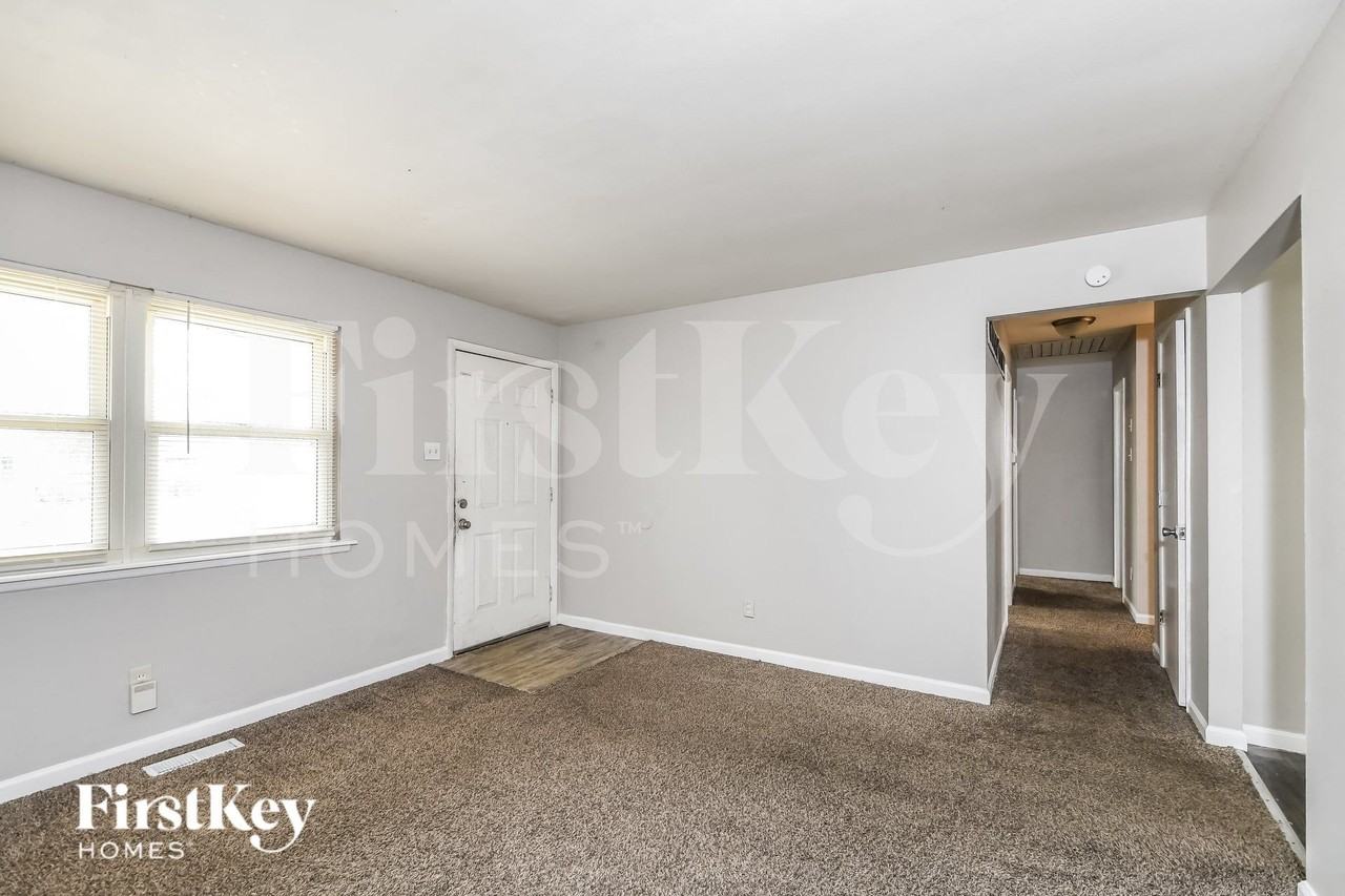 2130 Grants Pkwy - Photo 3 of 16