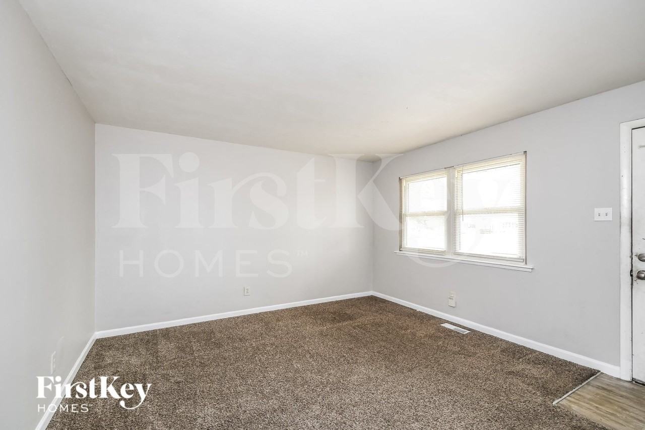 2130 Grants Pkwy - Photo 4 of 16
