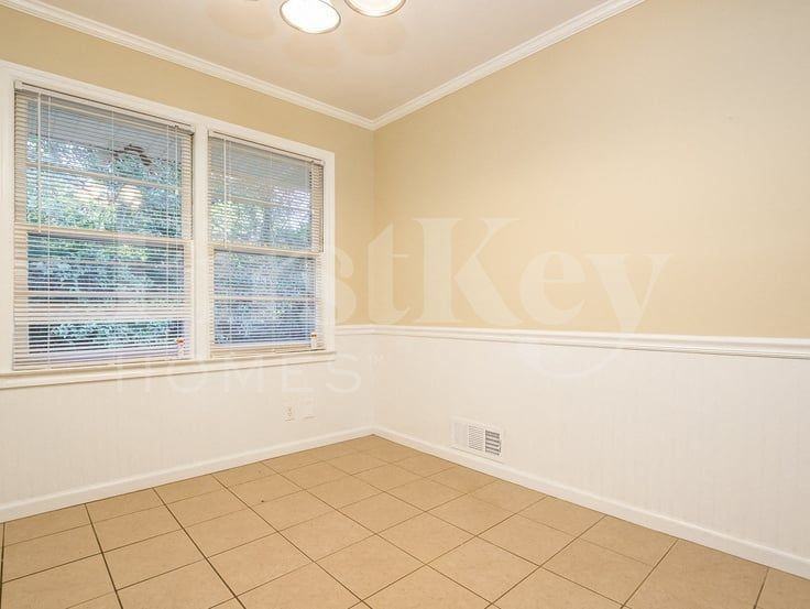 189 N 5th Ave - Photo 5 of 15