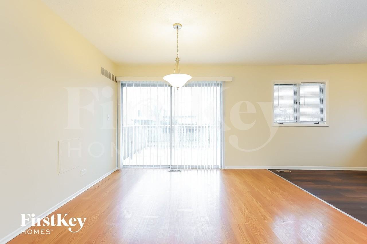 185 Mulford Dr - Photo 5 of 15