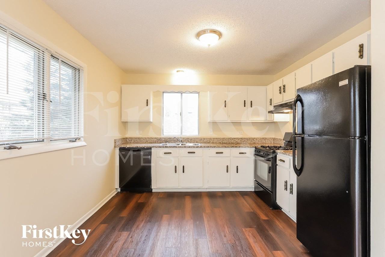 185 Mulford Dr - Photo 6 of 15