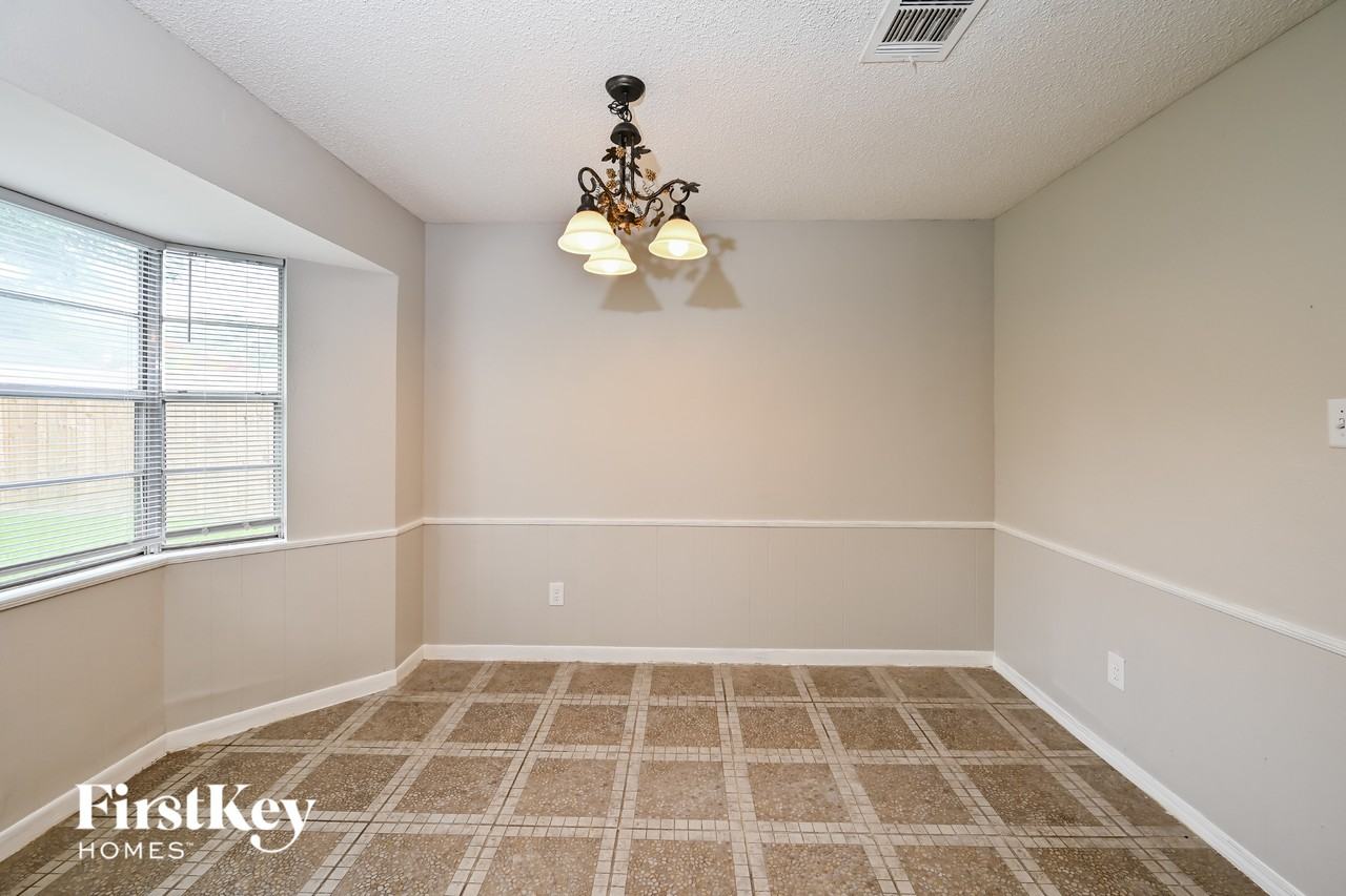 13706 Oleoke Ln - Photo 5 of 15