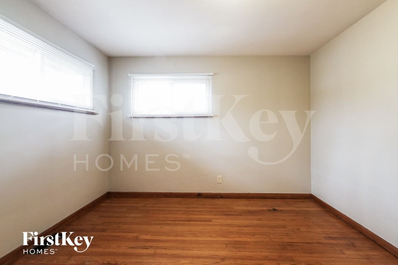 1317 Hathaway Dr - Photo 6 of 15