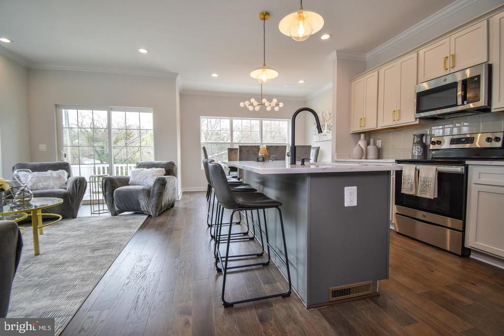 8276 Safarian Way - Photo 3 of 27