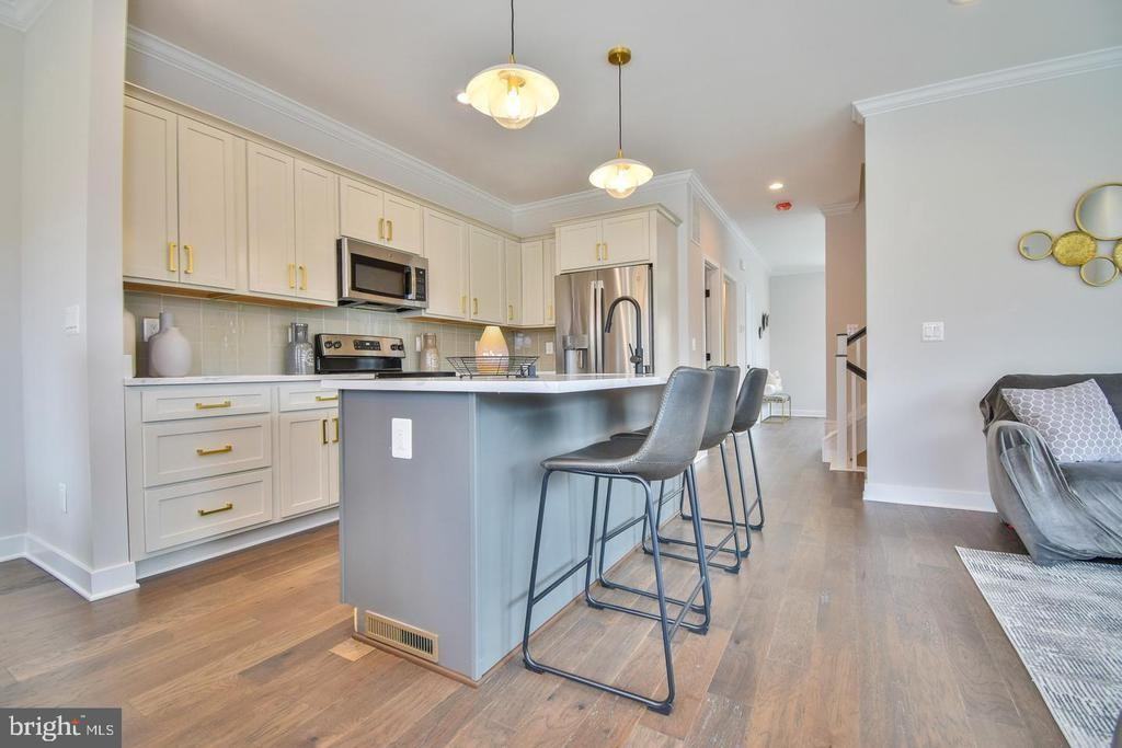 8276 Safarian Way - Photo 4 of 27